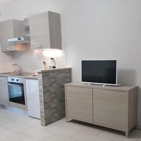 A Pochi Passi Dal Mare Nuovo Con Terrazzo アパート