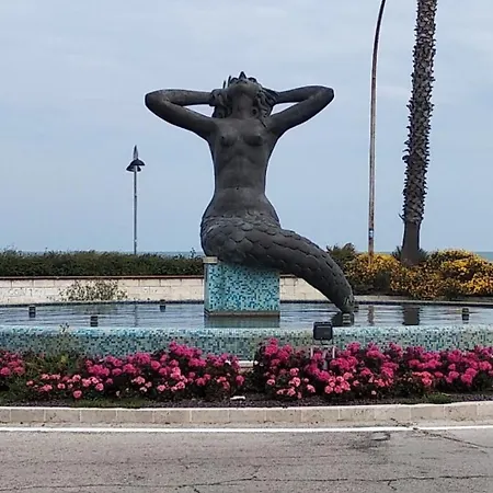 A Pochi Passi Dal Mare Nuovo Con Terrazzo アパート トルトレート