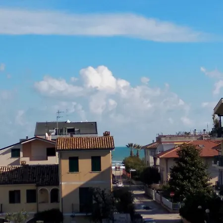 A Pochi Passi Dal Mare Nuovo Con Terrazzo